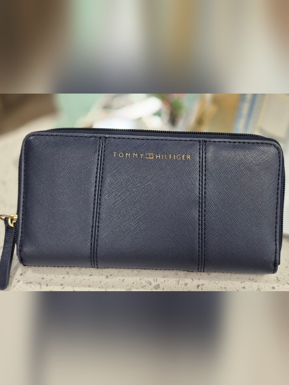 Tommy Hilfiger Zip Wallet